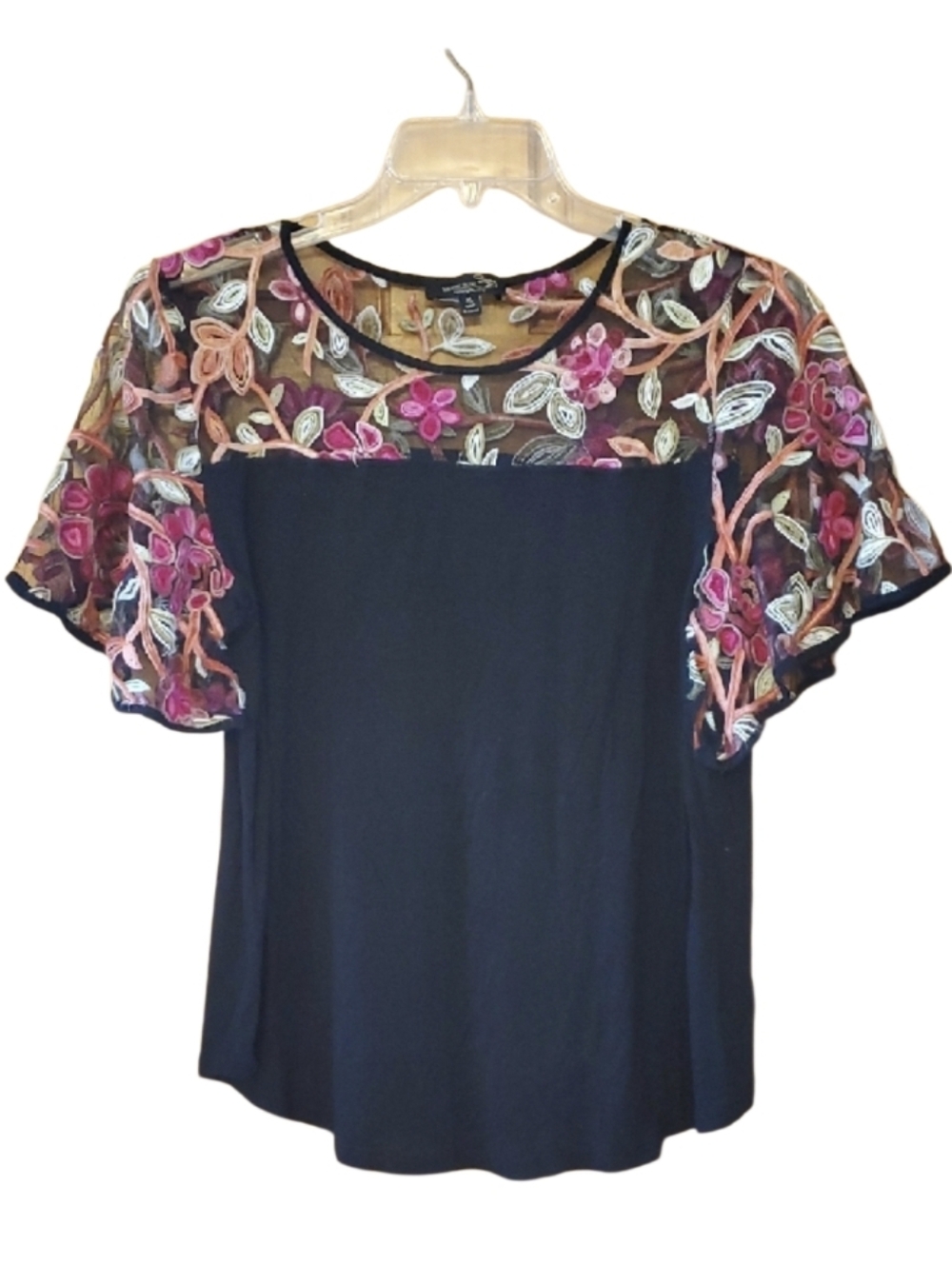 Suzanne Betro Black Top with Floral Embroidered Mesh Yoke and Sleeves Size‎ XL